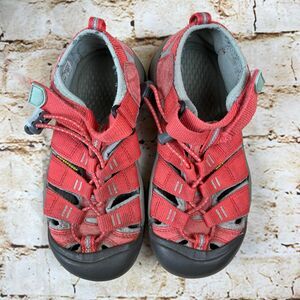 Kids Coral Keens Size 13